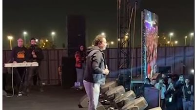 حكيم يتألق في تقديم أغنية حلاوة روح خلال حفل مدينتي (فيديو)