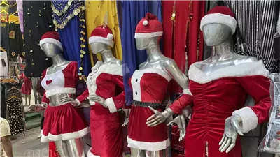 أسعار ملابس الكريسماس بالمحال التجارية