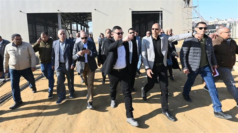 وزير الإسكان يتفقد