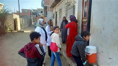 جامعة القناة تواصل حملات طرق الأبواب لتقديم الخدمات الصحية بقرى الإسماعيلية (صور) 