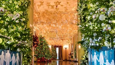 زينة الميلاد، احتفالات أسطورية في البيت الأبيض.. بايدن وزوجته يستقبلان الصغار بعشرات آلاف المصابيح وقطع الزينة.. وأطفال غزة تحت القصف والدمار والموت!