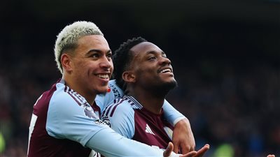 برشلونة يبدأ مفاوضاته الرسمية مع نجم أستون فيلا 