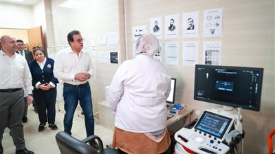 وزير الصحة يوجه بتوفير أماكن انتظار مناسبة للمرضى في مستشفى إهناسيا التخصصي