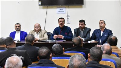 سوهاج تستعد لامتحانات نصف العام ووكيل التعليم يشدد على منع الهواتف 