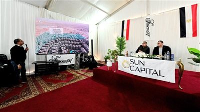 وزير الإسكان يتفقد مشروع 