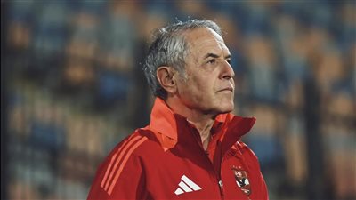 الأزمة بين كولر وإدارة الأهلي تتصاعد، والسويسري يهدد بالرحيل لهذا السبب