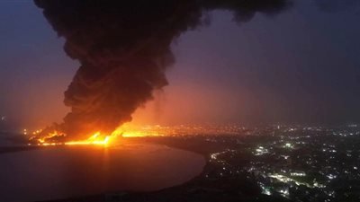 إعلام حوثي: غارات أمريكية على جزيرة كمران في الحديدة غربي اليمن