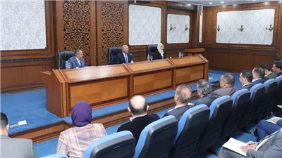 وزير الصناعة: دراسة إنشاء مجمع مصانع جاهزة