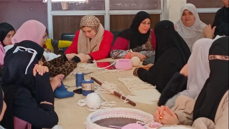 ورشة تعليم مكرميات،