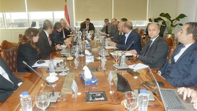 وزير الإسكان يكلف بوضع خطة شاملة لتسويق الوحدات بالمدن الجديدة