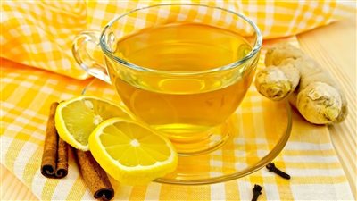 أبرزها تعزيز الجهاز المناعي وتحسين الهضم، فوائد تناول الزنجبيل مع الليمون يوميا