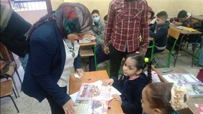 وكيل تعليم العجوزة تشدد على الالتزام بخطة المنهج ومتابعة الطلاب