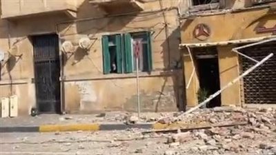 انهيار شرفتي عقار بكورنيش الإسكندرية (صور)