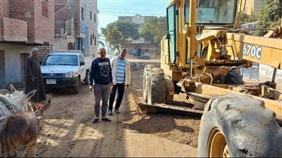 حملات مكثفة للنظافة وصيانة أعمدة الإنارة بمراكز المنيا