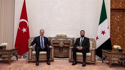 أحمد الشرع يستقبل وزير الخارجية التركي هاكان فيدان في دمشق