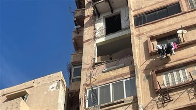 حي وسط الإسكندرية: عقار الكورنيش المنهار منه 4 شرفات صادر له قرار ترميم منذ 2013 