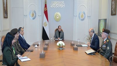  السيسي يطلع على موقف تطوير منظومة الطيران المدني بجميع مكوناتها.. ويوجه باستمرار العمل بشكل متكامل.. وتحقيق الأهداف المطلوبة للاستفادة منها في خطط التنمية الاقتصادية