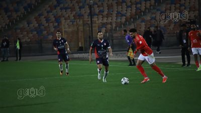 حسين الشحات يسجل هدف الأهلي الثالث في شباك شباب بلوزداد (صور)