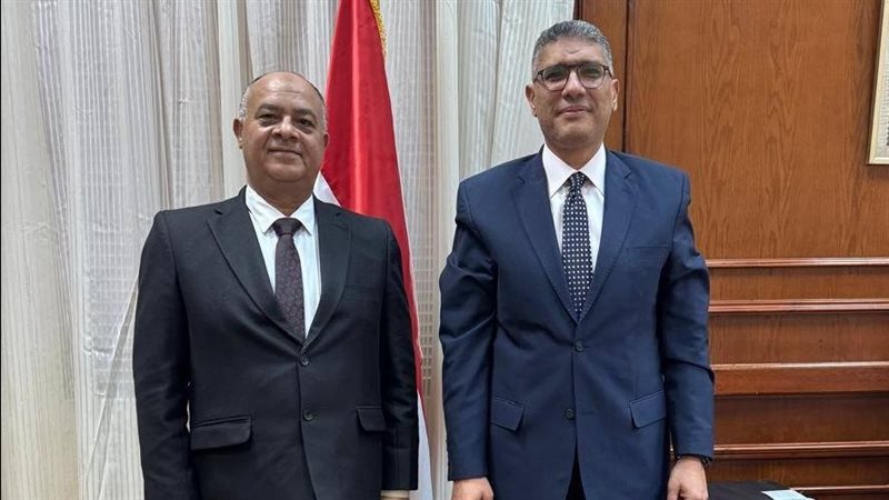 محافظ الجيزة وسكرتير