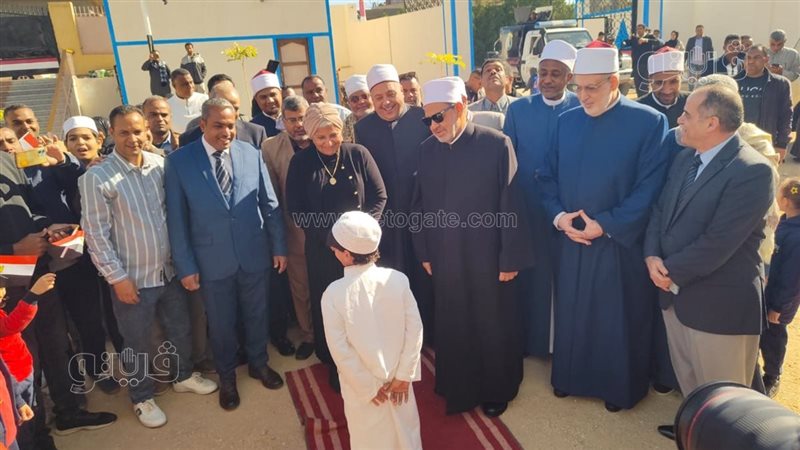 أثناء الافتتاح 
