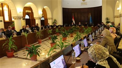 جامعة الإسكندرية توجه بتفعيل خطة مواجهة موسم الأمطار والنوات 