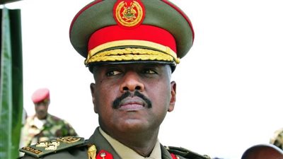 قصة موهوزي موسيفيني صاحب التصريحات المثيرة.. نجل الرئيس الأوغندي هدد باحتلال السودان وكينيا.. وأحرج حكومة بلاده بعد اعتذارها للخرطوم 