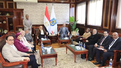 رئيس جامعة دمنهور يستقبل وفد هيئة ضمان جودة التعليم