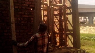 إزالة فورية لبناء مخالف بمركز الزينية في الأقصر (صور)