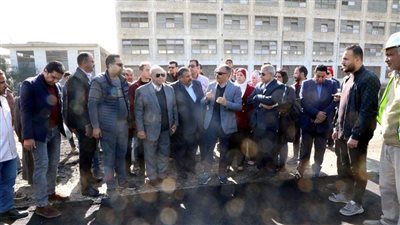 محافظ الشرقية يتفقد أعمال رفع كفاءة طريق جميزة بني عمرو /ترعة الدبيجية 