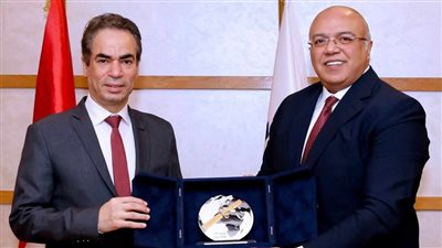 رئيس الهيئة الوطنية للإعلام يجري جولة داخل شركة نايل سات