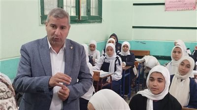 وكيل تعليم الشرقية يتابع مدرستين بإدارة بلبيس التعليمية