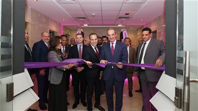 وزير الاتصالات يفتتح مركز تميز كومفولت لتقديم خدمات الدعم الفنى وحماية البيانات 