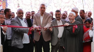 افتتاح المعرض الدائم للسلع الغذائية بسوق إدفو في أسوان (صور)