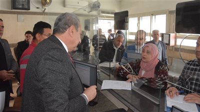 محافظ الغربية يستقبل شكاوى المواطنين 