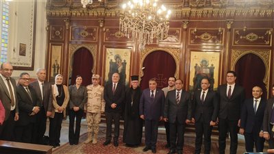 محافظ الدقهلية يزور كنيسة الروم الكاثوليك بالمنصورة للتهنئة بعيد الميلاد (صور) 