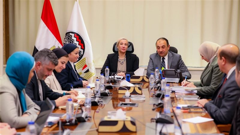 وزيرا البيئة وقطاع