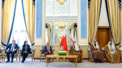 ولي عهد مملكة البحرين يستقبل وزيرة التضامن الاجتماعي