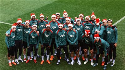 محمد صلاح يحتفل مع نجوم ليفربول بأعياد الكريسماس 