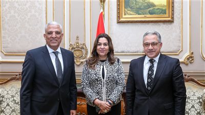 وزيرة التنمية المحلية تستعرض خطة التعامل مع ظاهرة انتشار الحيوانات الضالة