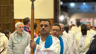 أجراس الكاتدرائية الأسقفية تدق وتعلن بدء قداس عيد الميلاد (فيديو وصور)