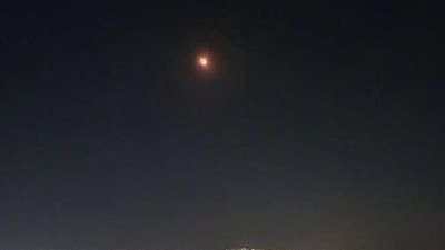 إصابة 9 مستوطنين أثناء تدافعهم للملاجئ بعد إطلاق صاروخ من اليمن على إسرائيل (فيديو)