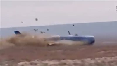 لحظة تحطم طائرة ركاب أذربيجانية في كازاخستان (فيديو) 