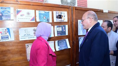 رئيس جامعة سوهاج يتفقد مهرجان 