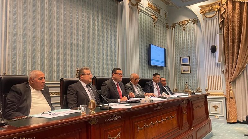 اجتماع المهندس شريف