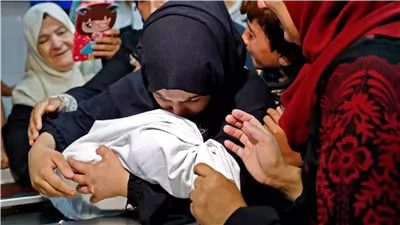 وفاة رضيعة فلسطينية بسبب البرد القارس داخل خيمة في خان يونس