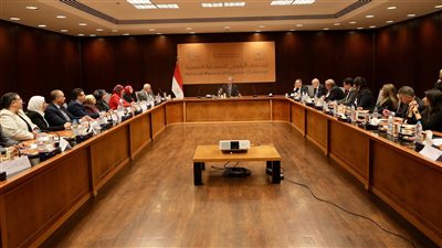 شريف فتحي يلتقي عمداء كليات السياحة والفنادق لمناقشة تطوير نظم التعليم والتدريب 