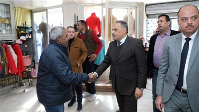 محافظ الشرقية يتفقد مقر جمعية الأسر المنتجة بالزقازيق