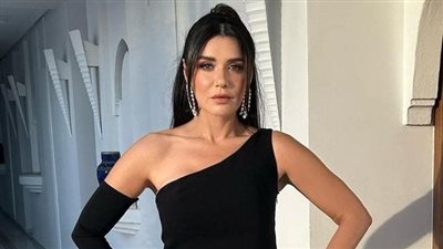 في عيد ميلاد غادة عادل، دخلت عالم الفن من بوابة الإعلانات 