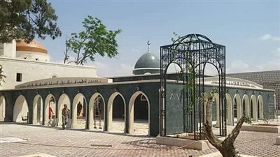 حرق مقام الشيخ يبرق فى سوريا والسلطات تفرض حظر تجول بحمص (فيديو)