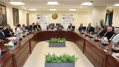 وزارة التعليم توقع عقود إنشاء مركزي تميز فى الطاقة المتجددة بالمنيا وأسوان